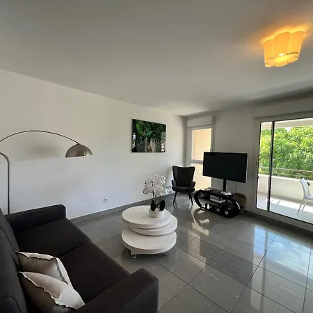 Apartment Grand T3 Neuf Proche Port/centre
