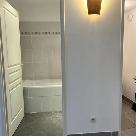 Grand T3 Neuf Proche Port/centre Apartment *