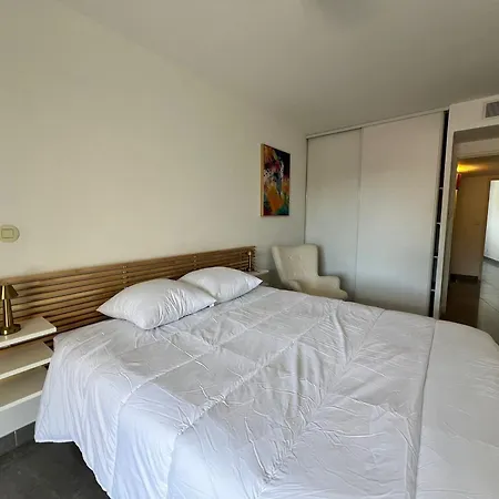 Grand T3 Neuf Proche Port/centre *